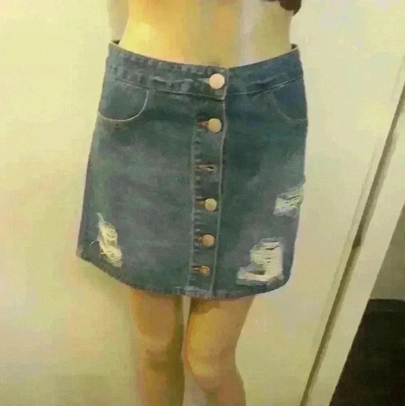 Forever 21 distress mini Jean skirt in excellent condition  S small - Picture 4 of 6